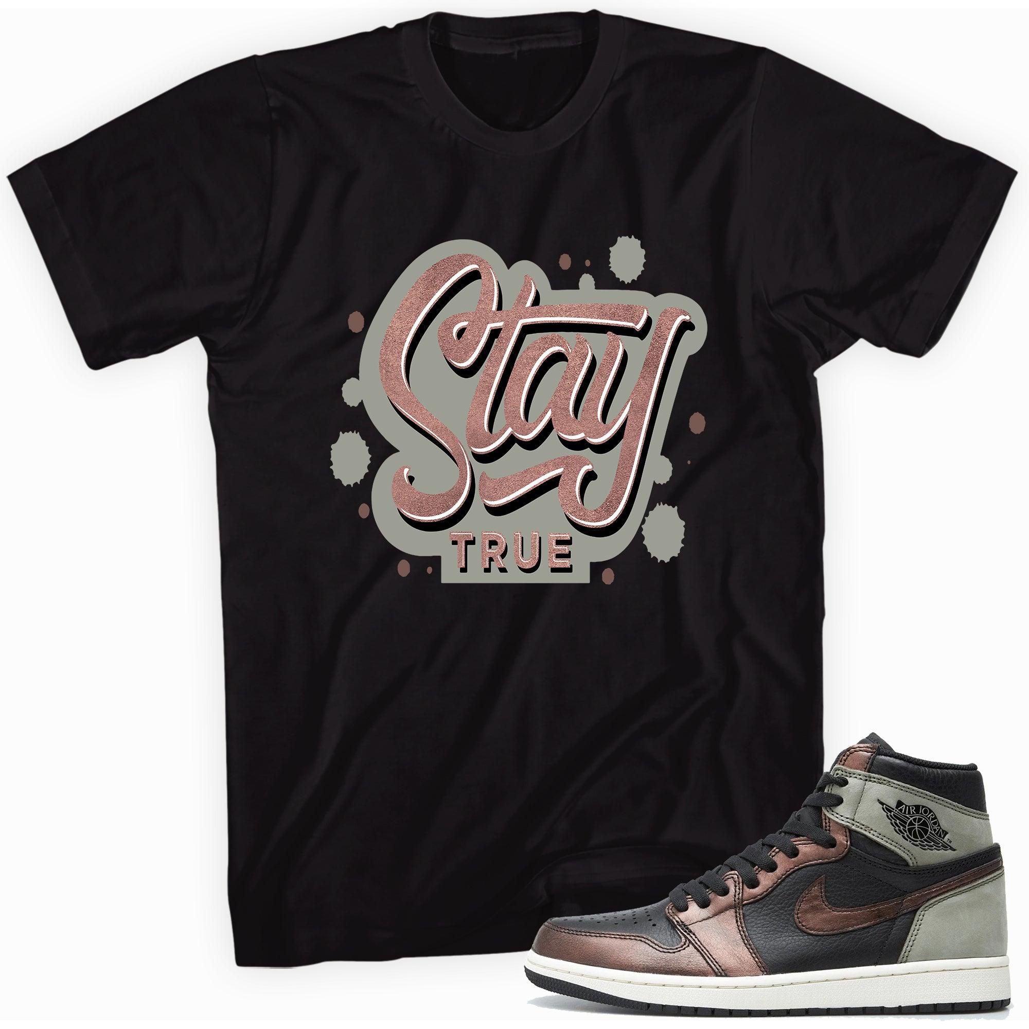 Stay True Sneaker Tee AJ 1 Patina photo