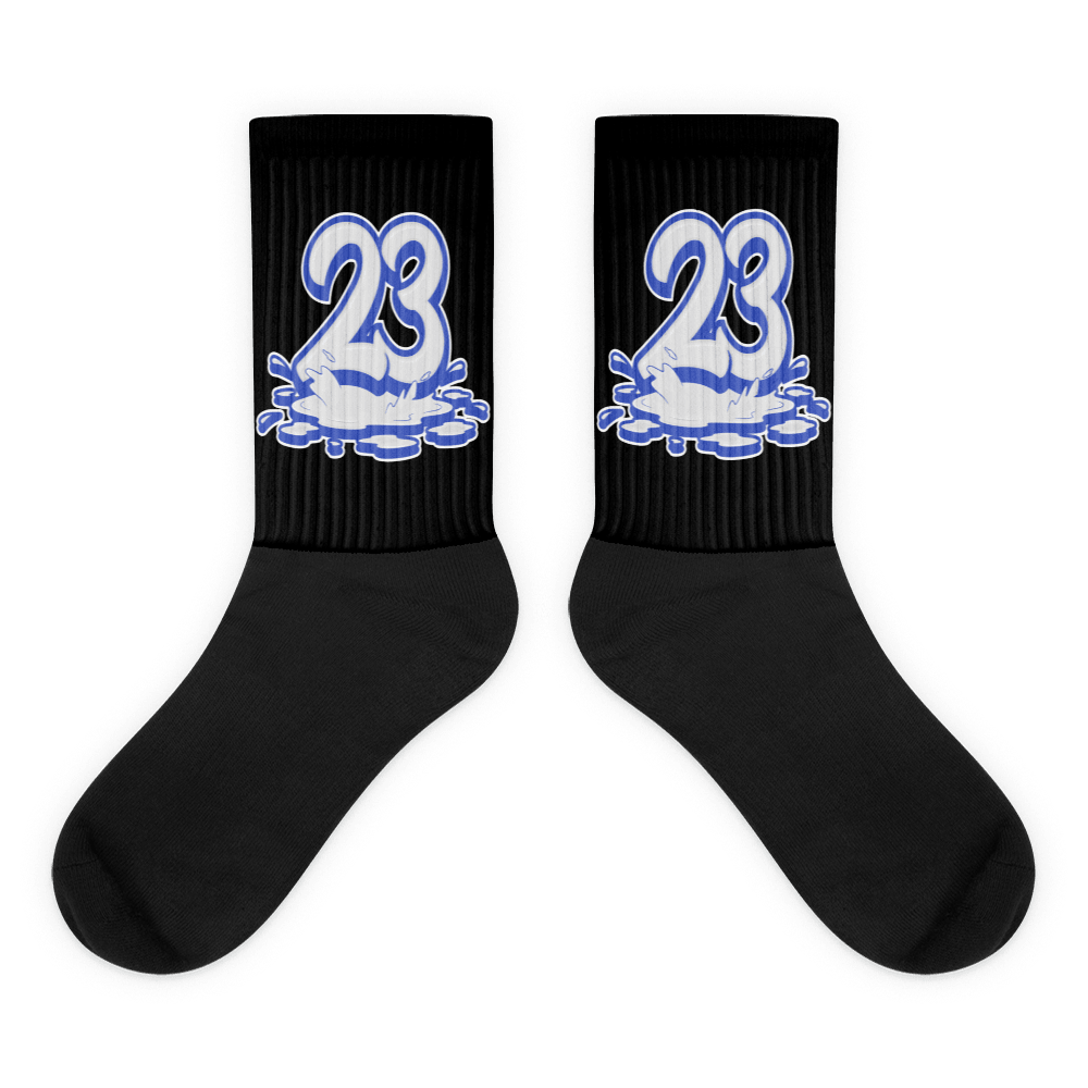  Showcases the view of the socks, highlighting the vibrant ' MEDUSA ' design, which perfectly complements the Nike Dunk Disrupt 2 Hyper Royal sneakers. The intricate pattern and color scheme inspired by the  theme are prominently displayed.  Focusing on the ribbed leg , cusioned bottoms and the snug fit of the socks. This angle provides a clear view of the texture and quality of the material blend.