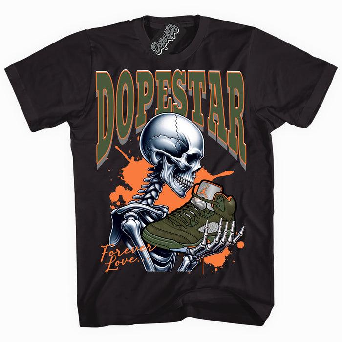 Cool Black graphic tee with “ Forever Love ” print, that perfectly matches Olive 5s sneakers 